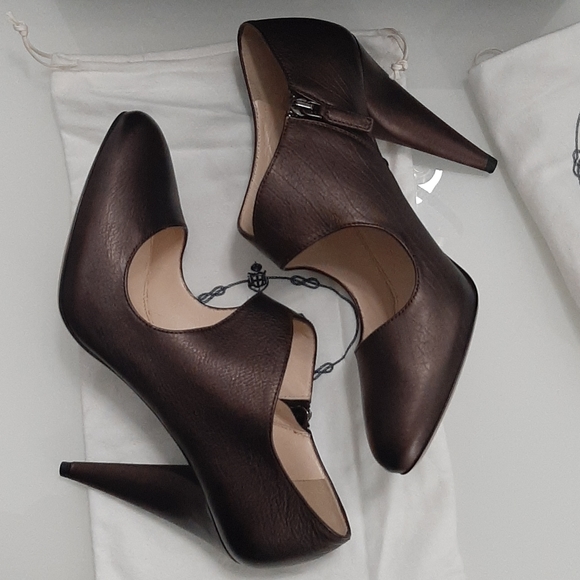 NIB Prada antique color heels/booties with cutout - Picture 4 of 12